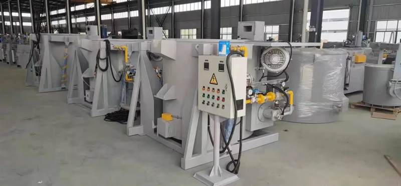 holding furnace for casting