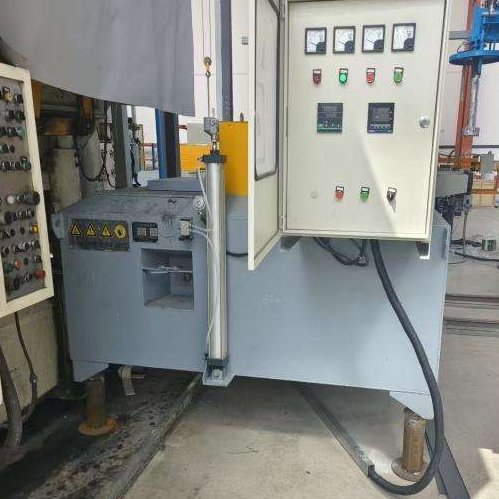 Pool-Type Electric Holding Furnace for Molten Aluminum
